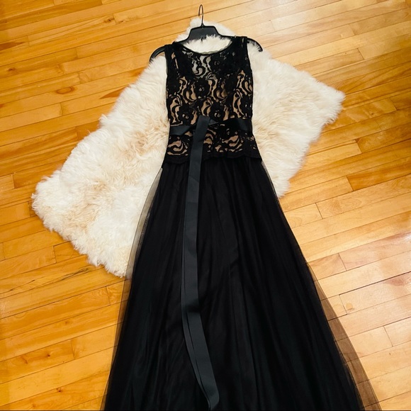 NEW Stunning Black Lace Dress - Picture 6 of 15